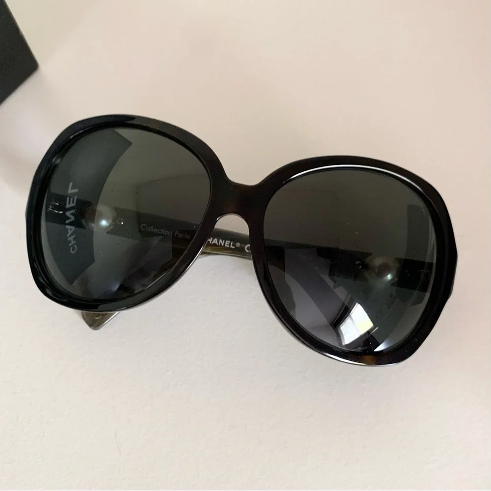Chanel round tortoise shell Pearl sunglasses